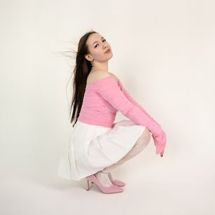 Model - DaniellaSunny smile