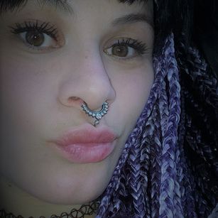 Model - KIRA VICEN sumisa