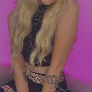 Model - Ellie Fuchs young