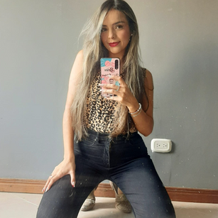 Model - MailynFox latina