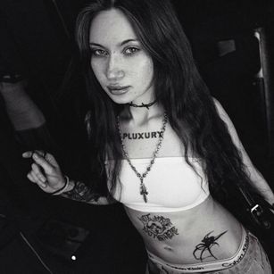 Model - Alice fingering