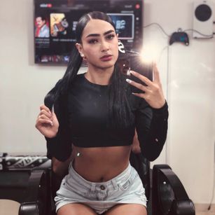 Model - Elisa Peters blowjob