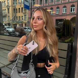 Model - Dana Meow feet