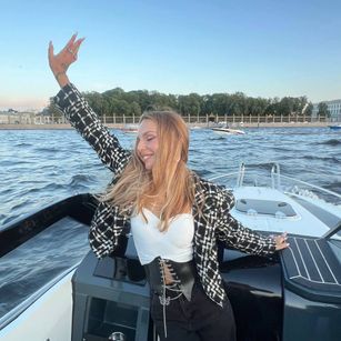 Model - Dana Meow new