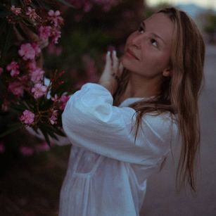 Model - Dana Meow feet