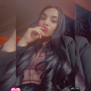 Model - Sara Saenz pussy