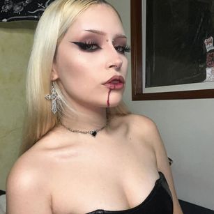 Model - escorpionluna27 squirt