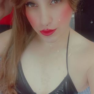 Model - Mackenzie bigcock