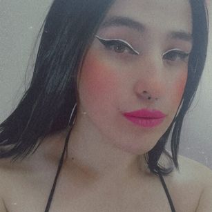 Model - Mackenzie cum