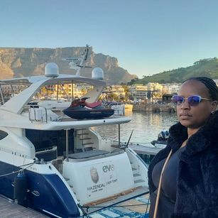 Model - Jaguar Booty curves