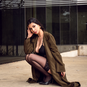 Model - Sophiee Miller latina