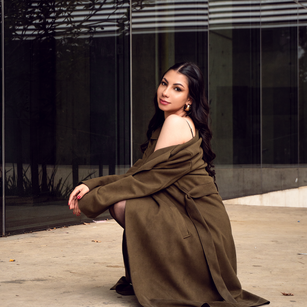 Model - Sophiee Miller latina