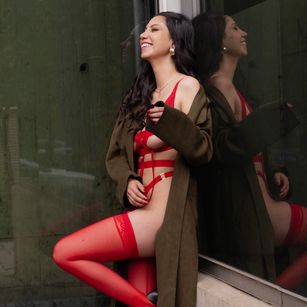 Model - Sophiee Miller latina