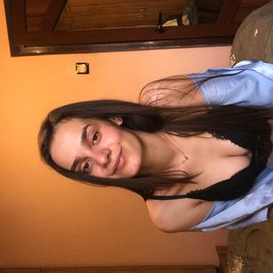 Model - LunaVelvetX blowjob