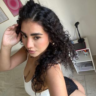 Model - Miss Velvet Honey femdom