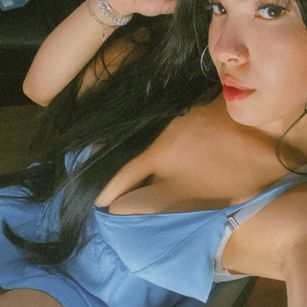 Model - Valen Rosse deepthroat