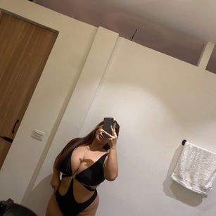 Model - Valen Taylor latina