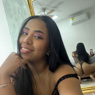 Model - SofiaStorm Ebony