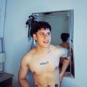 Model - Antonello Vanucci striptease