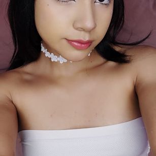 Model - Bella Sky Dominatrix