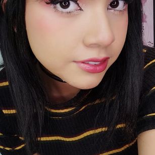 Model - Bella Sky Latina