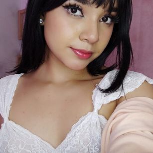 Model - Bella Sky Squirt