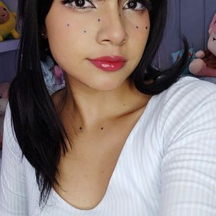 Model - Bella Sky Submissive