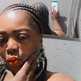 Model - SexyBustyWendy sexy