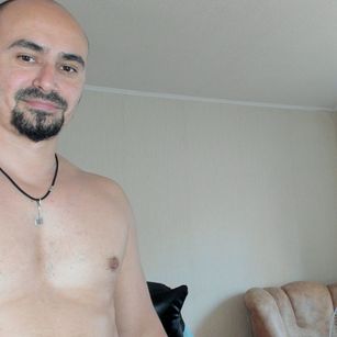 Model - GriSH9 bearded