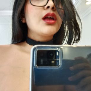 Model - Julie Roussel Bigass