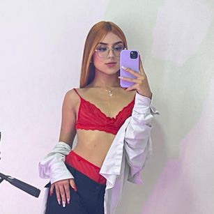 Model - samantha naughty