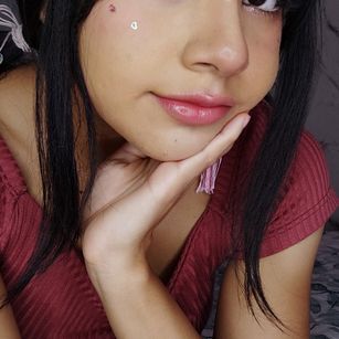 Model - Bella Sky Squirt