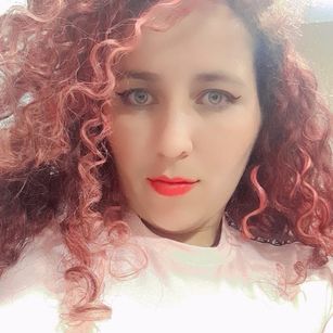 Model - Isabela Park dildos