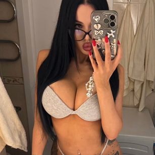 Model - kimberry heels