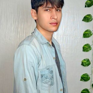 Model - Mister Erik Grey ass