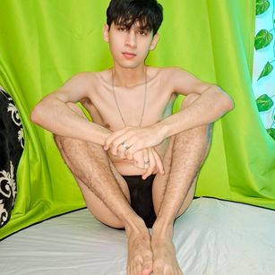 Model - Mister Erik Grey ass