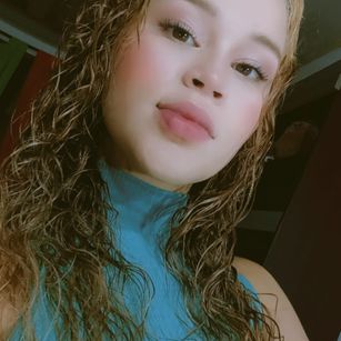 Model - Serena Fox Squirting