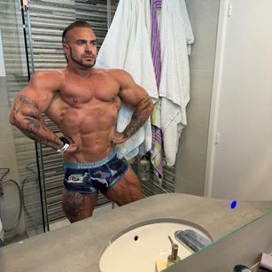 Model - Jessica and Travis Blonde