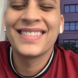 Model - Cris-Smith bickdick