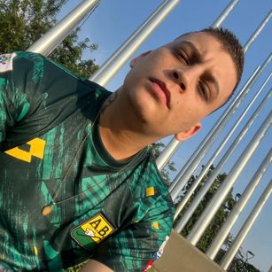 Model - Cris-Smith ASS