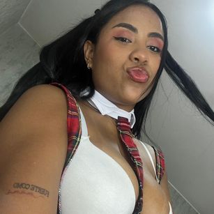 Model - SofiaStorm Ebony