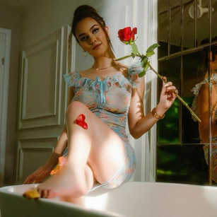 Model - BamBiz dildo