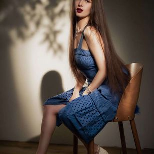 Model - BamBiz findom