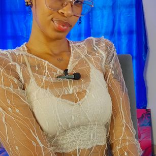 Model - I am Sel bigass