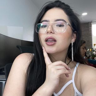 Model - Anahi Vega FEMDOM