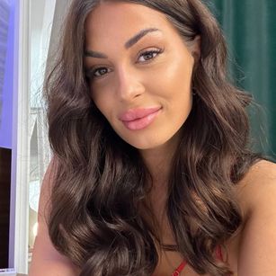 Model - EvaRayne heels