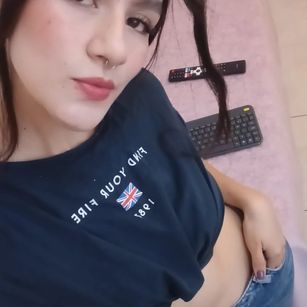 Model - LiaMoretti blowjob