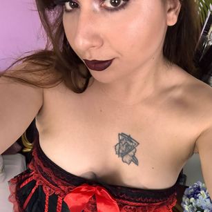 Model - BellaHex femdom