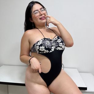 Model - Anahi Vega oralsex