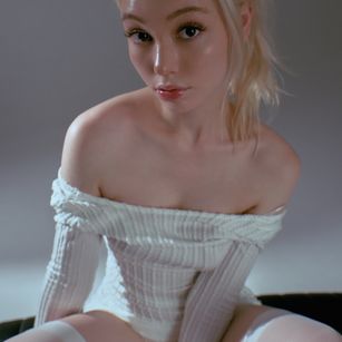 Model - MayaWilson striptease